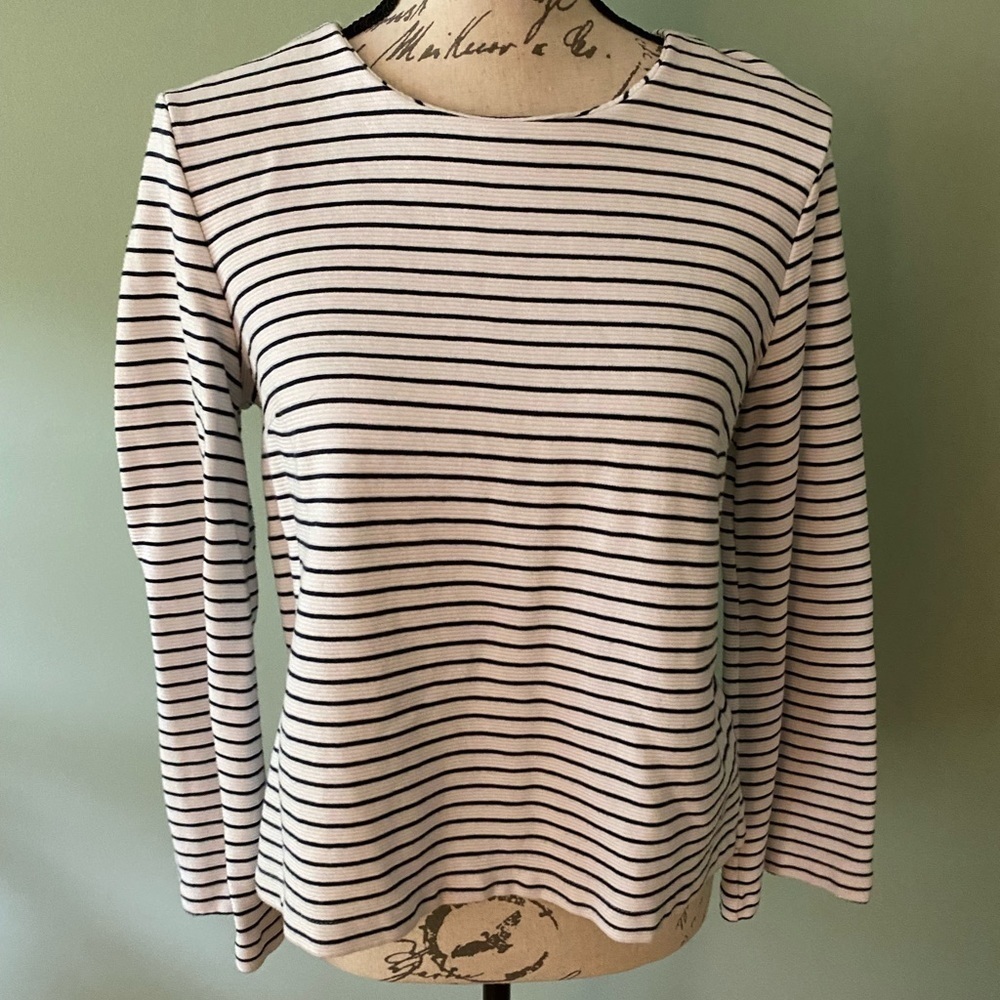 Women’s Banana Republic whit & Navy Striped Top Size Small - Picture 1 of 6